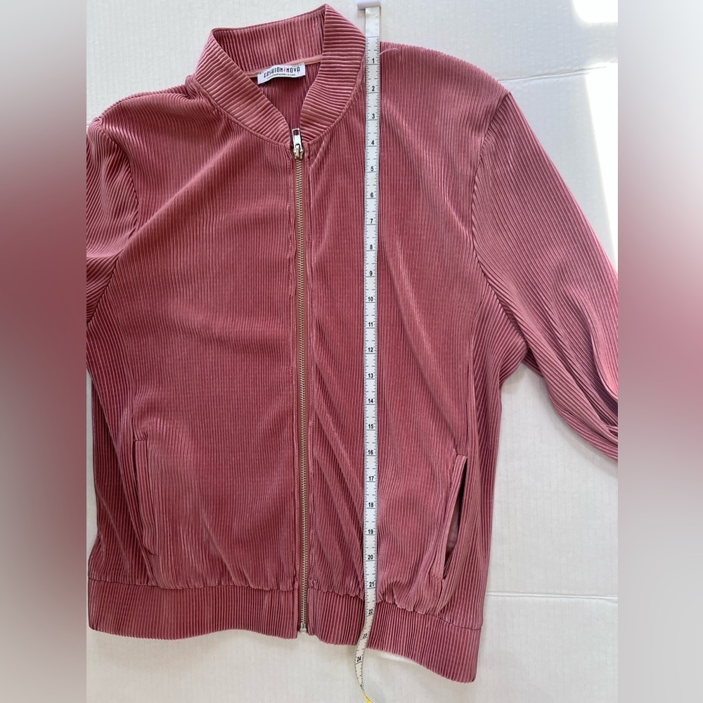 Fashion Nova super light bomber jacket size L. Champagne Pink color - Picture 6 of 6
